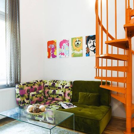 Central & Colorful Studio With Air Conditioning Budapeşte Dış mekan fotoğraf