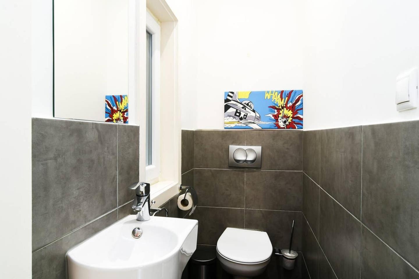 Central & Colorful Studio With Air Conditioning Budapeşte Dış mekan fotoğraf
