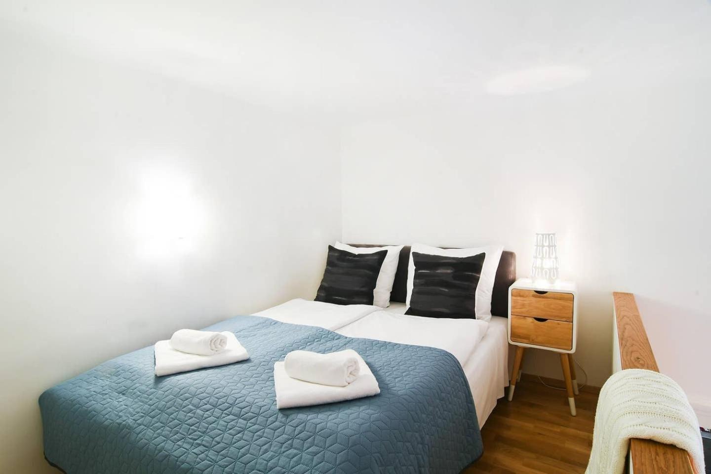 Central & Colorful Studio With Air Conditioning Budapeşte Dış mekan fotoğraf