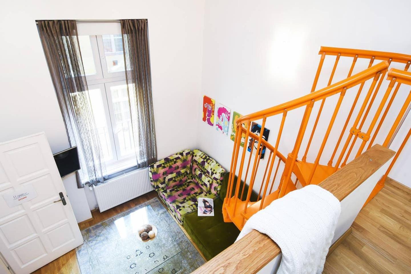 Central & Colorful Studio With Air Conditioning Budapeşte Dış mekan fotoğraf
